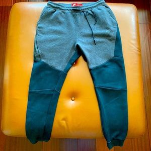 Nike Joggers Size Large